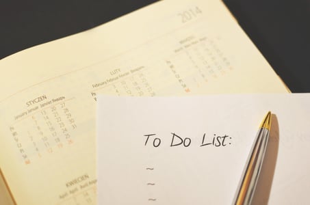 To-do lists with pen and calendar